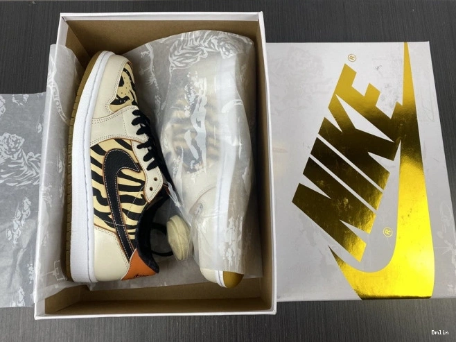 Bmlin Shoes OG Year the Tiger Jordan Low 1 of Air DH6932-100 0811